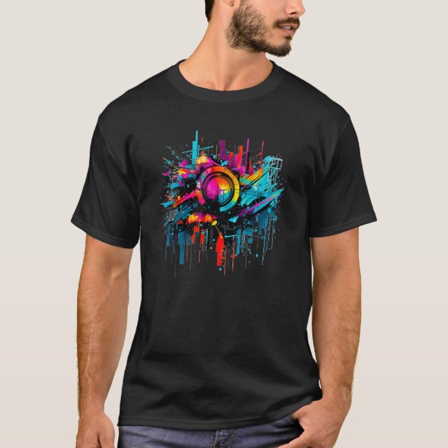 Graffiti Fusion Elevation Your Style with Urban Ar T-Shirt (Vorderseite)