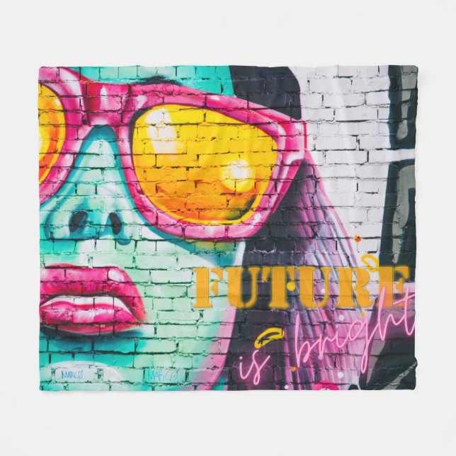 Graffiti Future is Bright Neon Girl & Sunglasses Fleecedecke (Vorderseite (Horizontal))