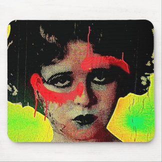 Graffiti-Göttin Mousepad