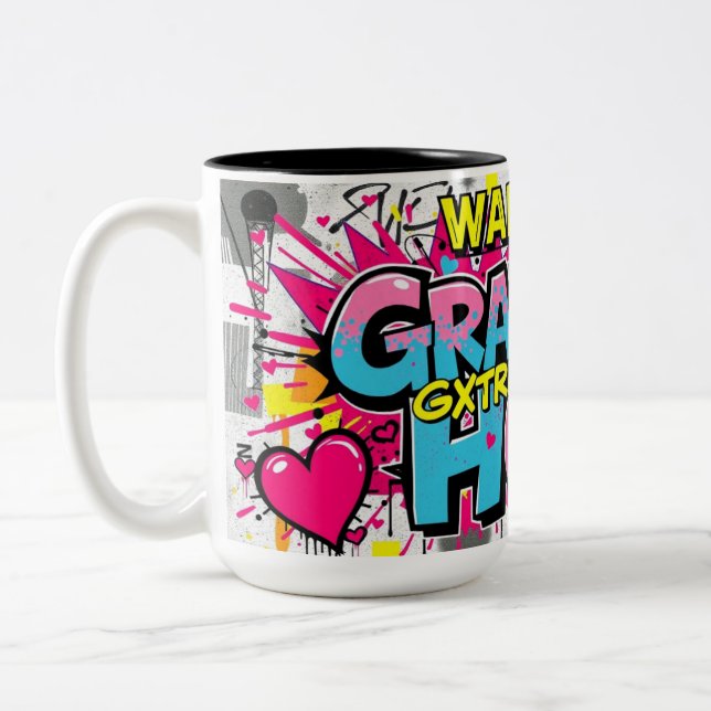 Graffiti Hugs from Grandma Zweifarbige Tasse (Links)
