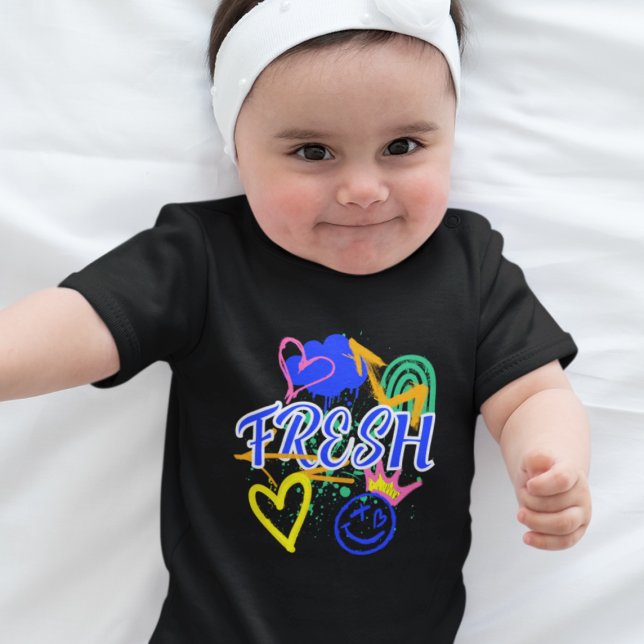 Graffiti-Inspiriert mit Herz, Kronen und Pfeilen Baby Strampler (Von Creator hochgeladen)