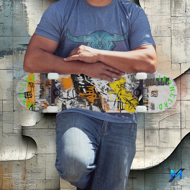 Graffiti-Inspiriertes Design und kühne Abstrakte M Skateboard (Von Creator hochgeladen)