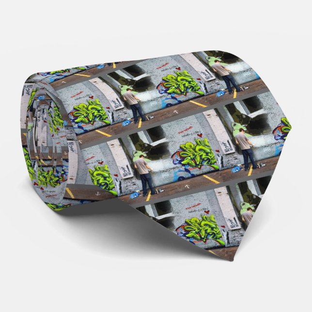 Graffiti Wall Lucy Krawatte (Gerollt)