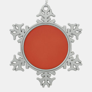 Grainy Warm Red Background Schneeflocken Zinn-Ornament