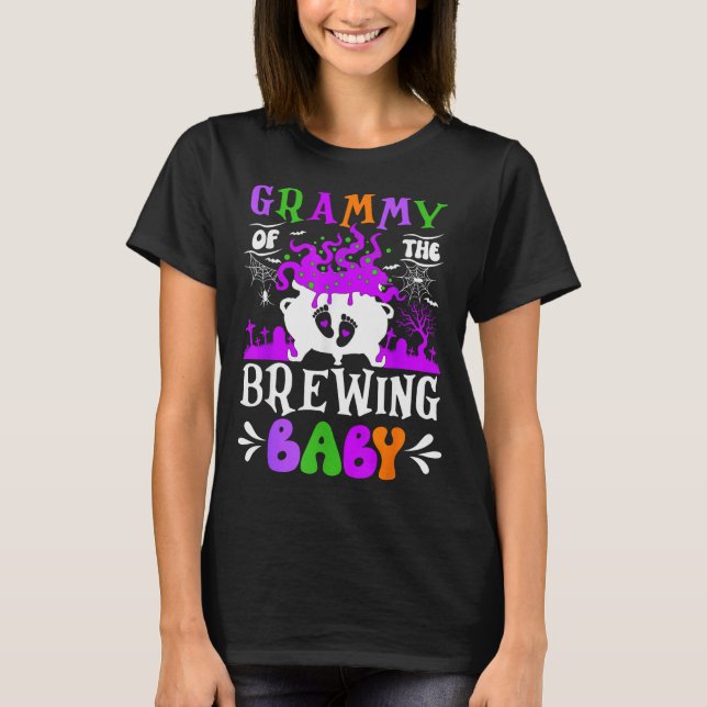 Grammy Of The Brewing Baby Grandma To Be Halloween T-Shirt (Vorderseite)