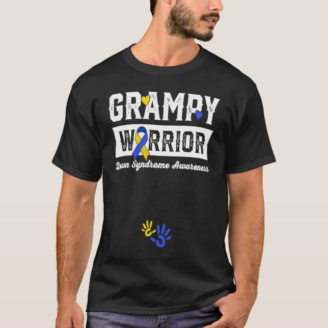 Grampy Warrior Down Syndrome Awareness Family T-Shirt (Vorderseite)