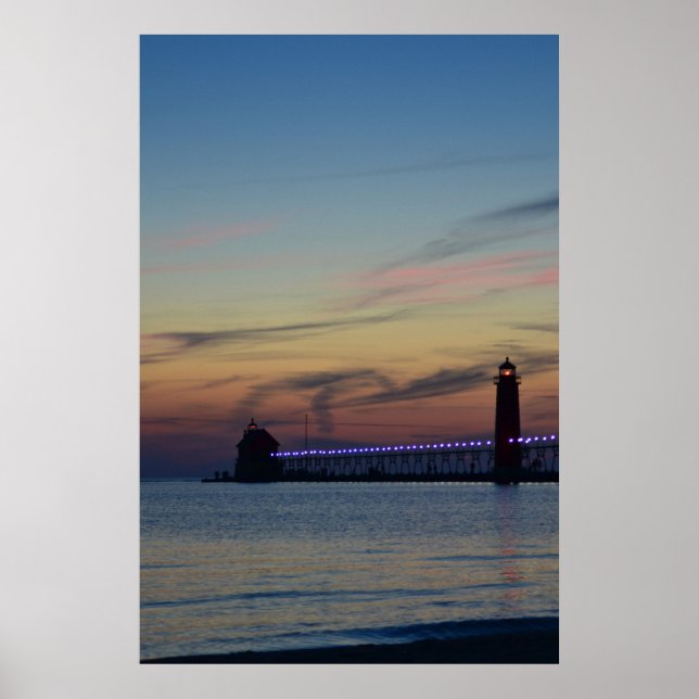 Grand Haven Lighthouse and Pier at Night Poster (Vorne)