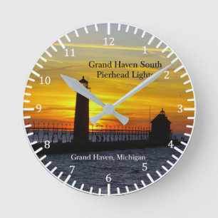 Grand Haven South Pierhead Lights sunset clock 2 Runde Wanduhr