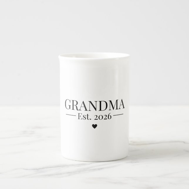 Grandma Established 2026 Prozellantasse (Vorderseite)