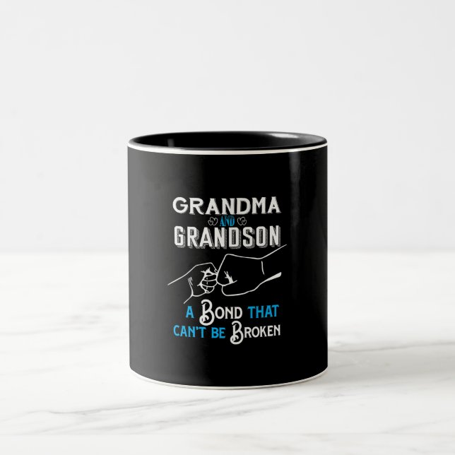 Grandma & Grandson Bond Premium Zweifarbige Tasse (Mittel)