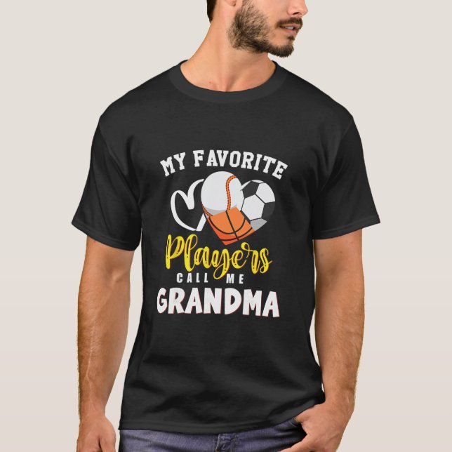 Grandma My Favorite Sell Soccer Sketll Players Cal T-Shirt (Vorderseite)