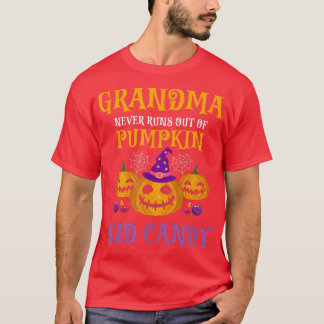 GRANDMA rennt nie aus Kürbis und Bonbons. T-Shirt