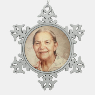 Grandma Sylvia Huerta Schneeflocken Zinn-Ornament
