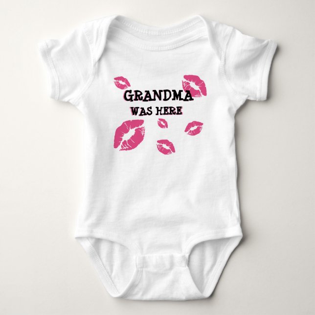 GRANDMA WAR HIER BABY KISSES  STRAMPLER (Vorderseite)