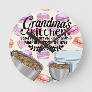 Grandma's Kitchen Good Food Served Daily with a He Runde Wanduhr