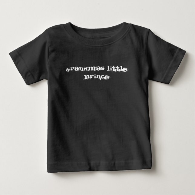 Grandmas kleines schwarzes Shirt (Vorderseite)