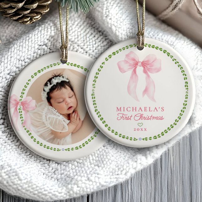 Grandmillenial Bows Baby's First Christmas Foto Keramik Ornament (Von Creator hochgeladen)