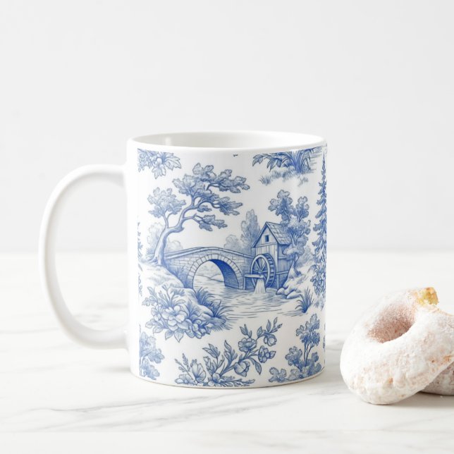Grandmillennial Blau Toile Landschaft Kaffeetasse (Mit Donut)