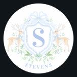 Grandmillennial Christmas Hirsch Wappen Monogram Runder Aufkleber<br><div class="desc">Dieser Weihnachtsaufkleber hat ein Rentier-Wappen mit einem blauen Monogramm-Initial. Sie können mit Ihrem ersten personalisieren.</div>