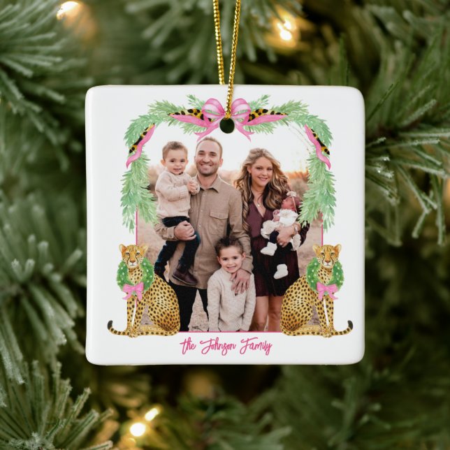 Grandmillennial Christmas Leopard Photo Keramikornament (Baum)