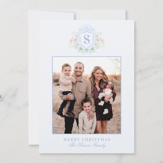 Grandmillennial Christmas Wreath Monogram Foto Einladung (Vorderseite)
