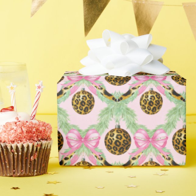 Grandmillennial Leopard Christmas  Ornament Geschenkpapier (Geburtstagsparty)