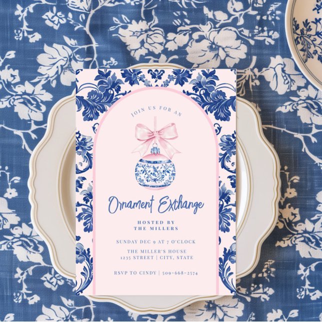 Grandmillennial Pink & Blue Damask Ornament Einladung (Von Creator hochgeladen)