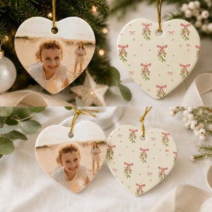 Grandmillennial Rosa Schleifen Mistel Foto Herz Keramik Ornament