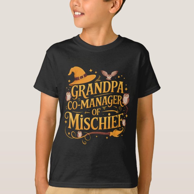 Grandpa Co-manager Of Mischief Birthday Family Mat T-Shirt (Vorderseite)