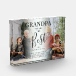 "GRANDPA" sind Sie die besten Foto, Name/s & Angeb Fotoblock<br><div class="desc">Lass Opa weiß, wie sehr er mit diesem modernen Foto aus Keepsake-Glas-Block geliebt wird, der 2 Ihrer Lieblingsbilder enthält, die leicht von einem Computer oder von Ihrem Telefon heruntergeladen werden können, der Text "GRANDPA you are the Best" in elegantem Kalligrafieschrift, Namen/s und einem süßen Zitat, das so angepasst werden kann,...</div>