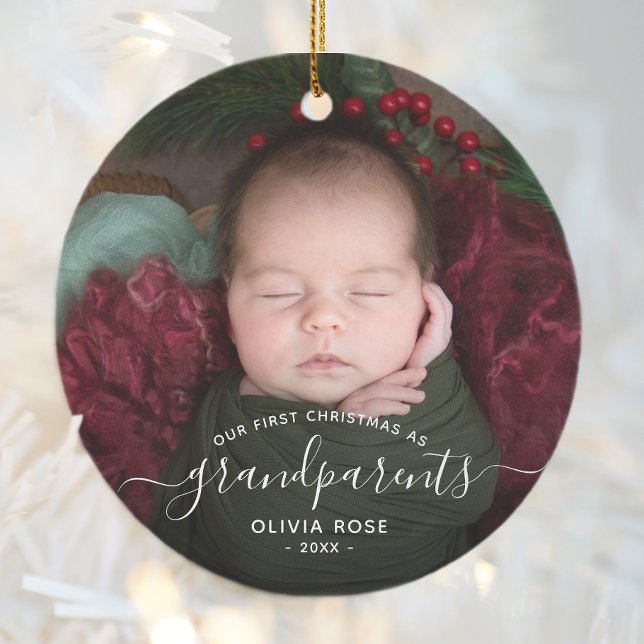 Grandparents First Christmas Photo White Script Keramik Ornament (Von Creator hochgeladen)