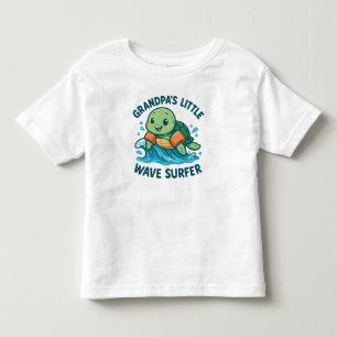 Grandpas kleiner Wellenreiter Niedliche Schildkröt Kleinkind T-shirt