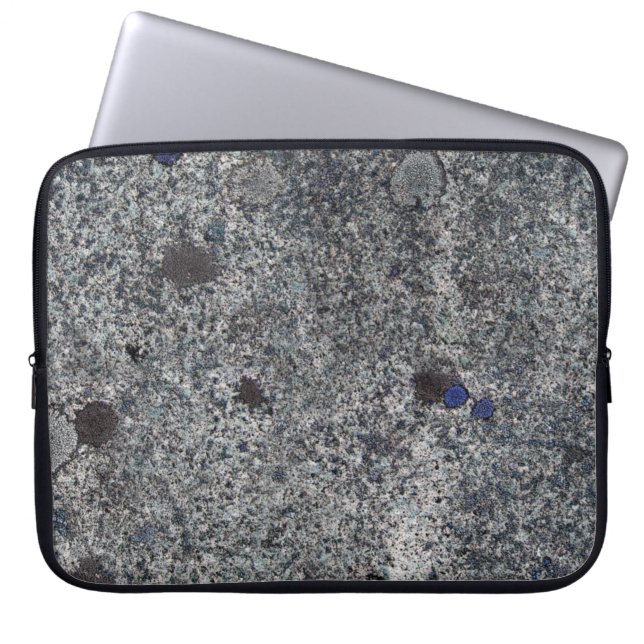 Granit-Felsen-Grau mit blauen Details Laptopschutzhülle (Vorderseite)