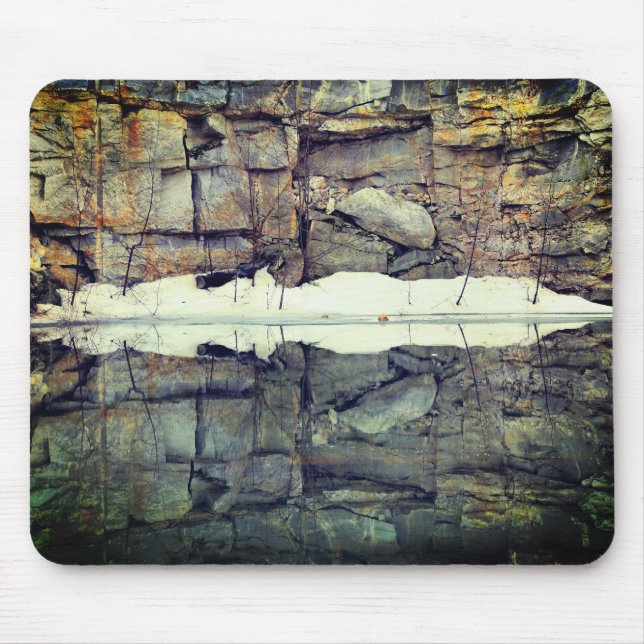Granitfelswand Reflektion #2 Natur Mousepad (Vorne)