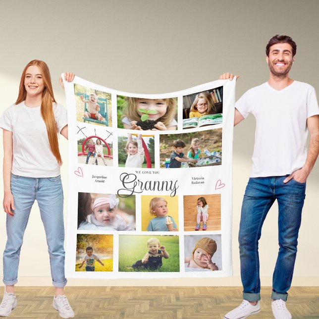 Granny Wir Liebe Sie Personalisiert Hearts Modern Fleecedecke (Granny we love you custom fleece blanket with favorite photos and personalized text.)