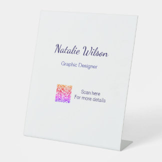 Graphic designer name scan QR code details profess Sockelschild