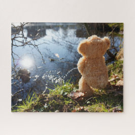 Grappige beer die ondeugend plast. legpuzzel puzzle
