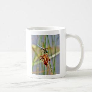Gras und Dragonfly Tasse