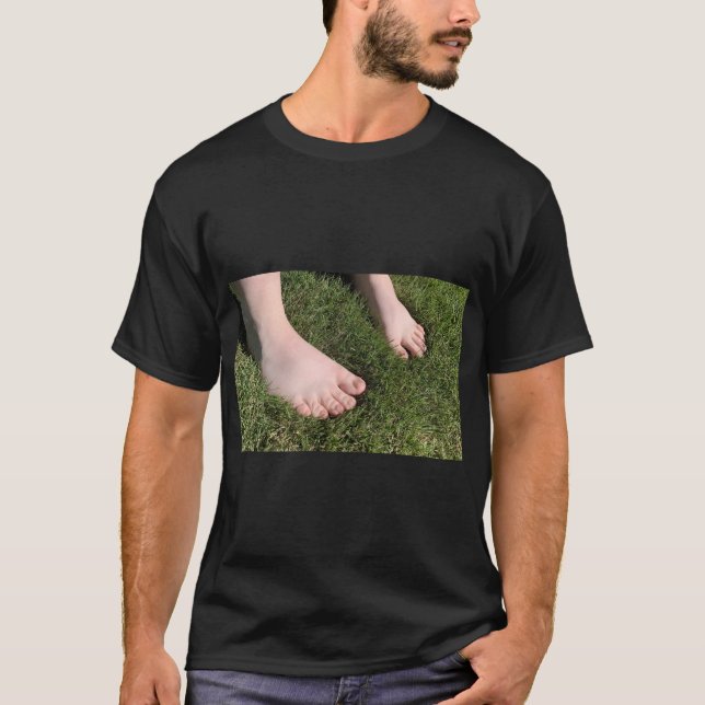 Gras zwischen meinen Zehen T-Shirt (Vorderseite)