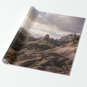 GRASS FIELD IN DER NÄHE VON HÜLLEN AM TAG UNTER SC GESCHENKPAPIER