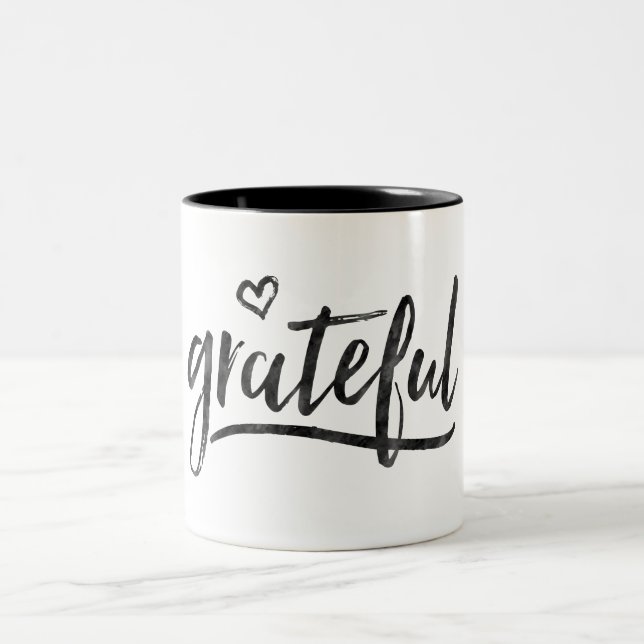 Grateful minimalistischer benutzerdefinierter Hint Zweifarbige Tasse (Mittel)