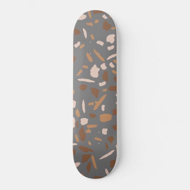 Grau Beige Tan Brown Terrazzo Marmormuster Skateboard (Vorderseite)