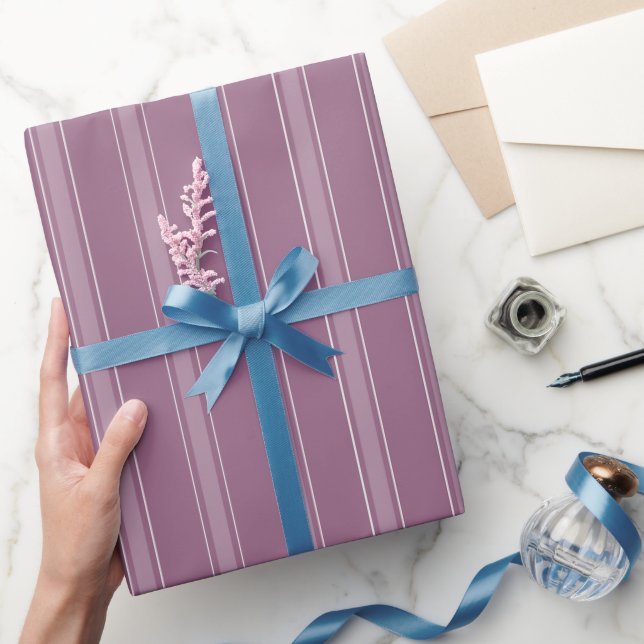Grau Magenta & Hellgrau Magenta Streifen Geschenkpapier (Schenken)