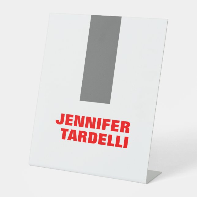 Grau Red Bold Minimalistisch Moderne Beruflich Sockelschild (Vorderseite)