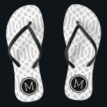 Grau-Schwarz-Trellis-Monogramm Flip Flops<br><div class="desc">Maßgeschneiderte,  bedruckte Flop-Sandalen mit einem stilvollen,  modernen Trellis-Muster und einem eigenen Monogramm oder einem anderen Text in einem Kreisrahmen. Klicken Sie auf Anpassen,  um Schriftart und Farben zu ändern oder eigene Bilder hinzuzufügen,  um ein einzigartiges Design zu erstellen!</div>