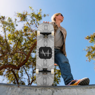 Grau Schwarz Weiß Mosaik Dreieck Muster Monogramm Skateboard