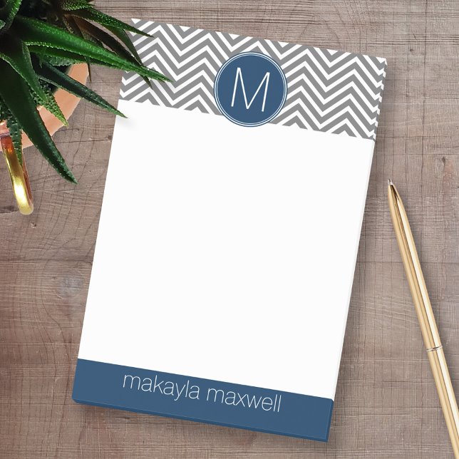 Grau und Navy Blue Chevrons mit Single Monogram Post-it Klebezettel (Custom Post-it Note Pads - Add your name and other text)
