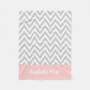 Grau und Rosa Chevron Baby-Name monogrammiert Fleecedecke