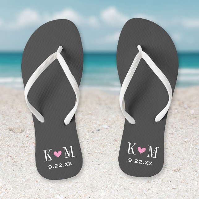 Grau und rosa Moderne Hochzeitsmonogramm Flip Flops (Von Creator hochgeladen)