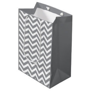 Grau & Weiß Dickes Chevron-Hochzeits-Geburtstags-D Mittlere Geschenktüte